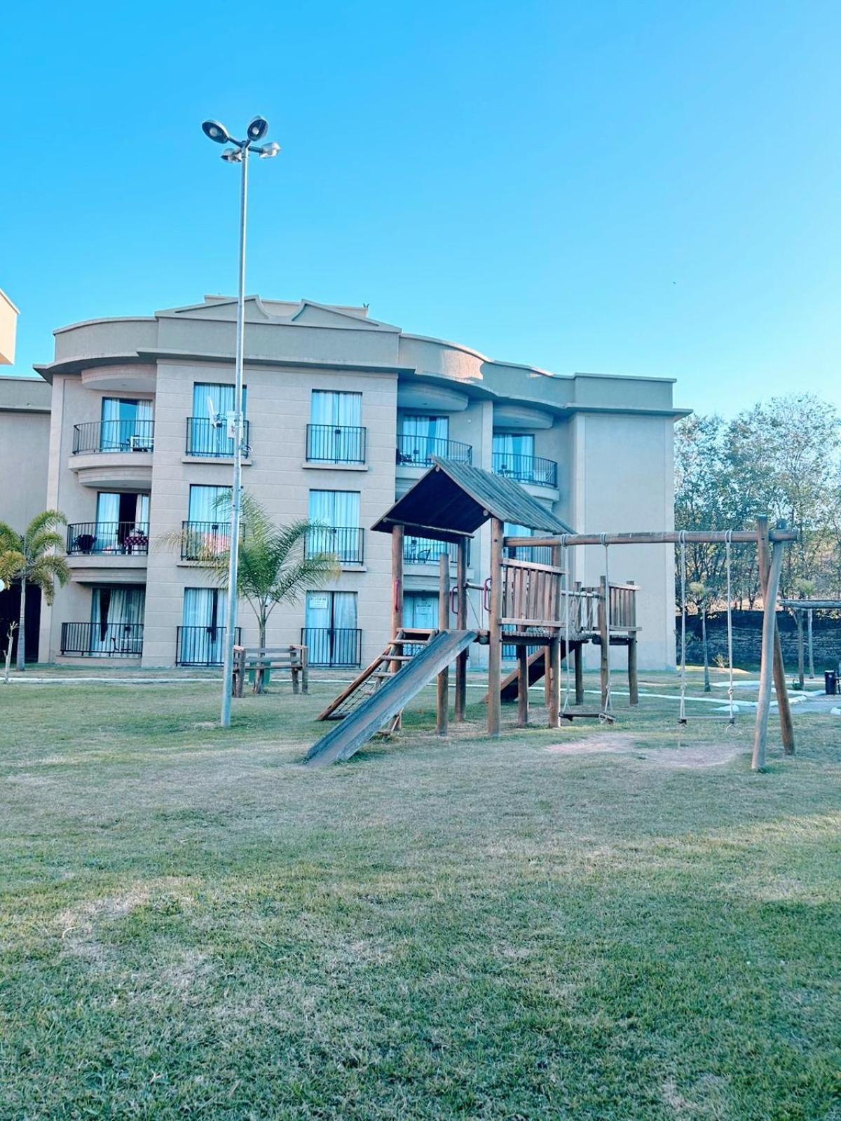Flat Aldeia Das Aguas Волта Редонда Екстериор снимка